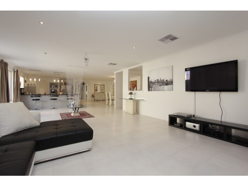 57 Waterfoot Loop, Canning Vale WA 6155