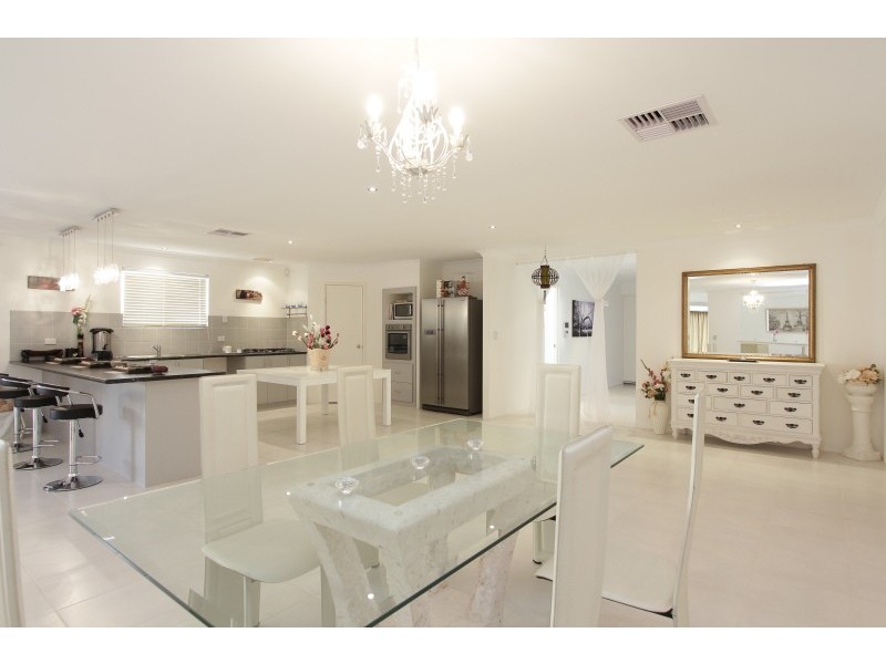 57 Waterfoot Loop, Canning Vale WA 6155