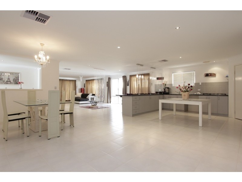 57 Waterfoot Loop, Canning Vale WA 6155