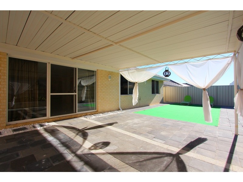 57 Waterfoot Loop, Canning Vale WA 6155