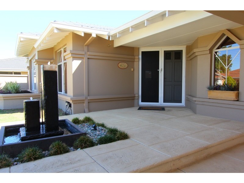 6 Hakea Plaza, Canning Vale WA 6155