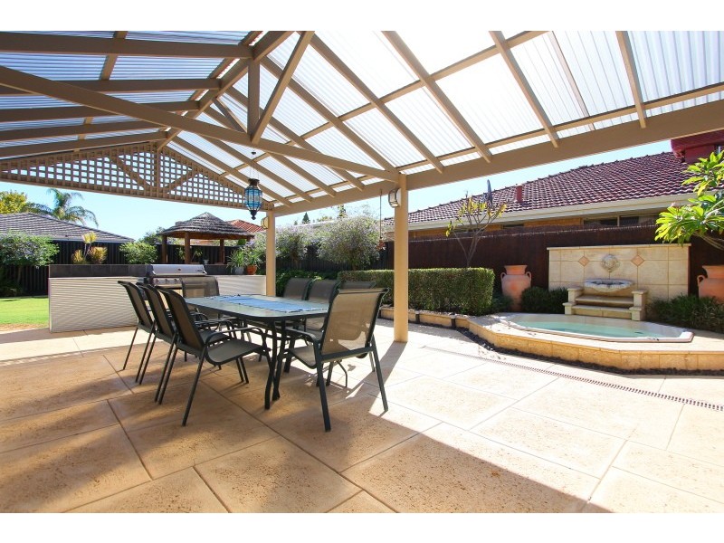 6 Hakea Plaza, Canning Vale WA 6155