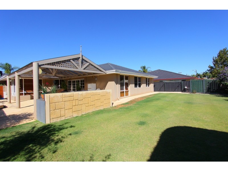 6 Hakea Plaza, Canning Vale WA 6155