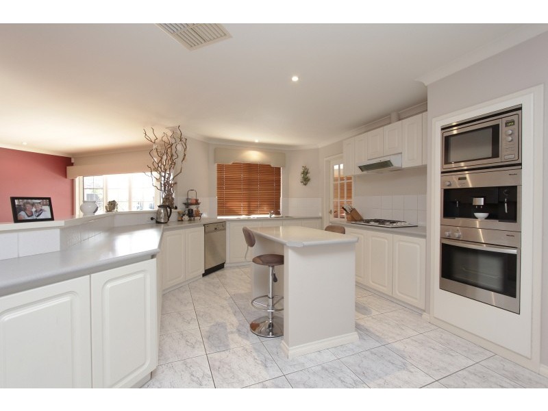 6 Hakea Plaza, Canning Vale WA 6155