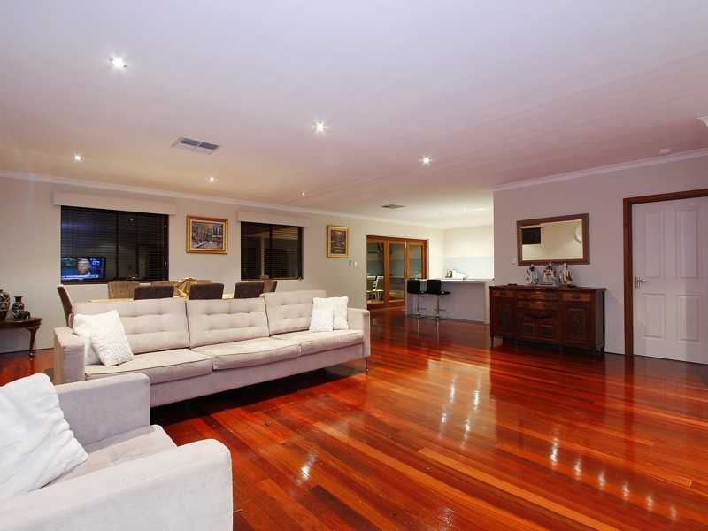 10 Spargo St, Myaree WA 6154