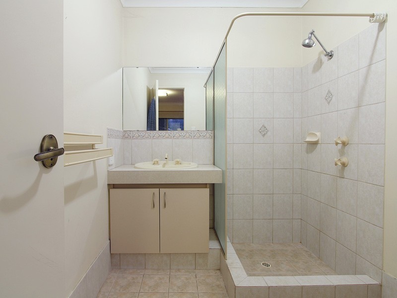 35 Milroy St, Willagee WA 6156