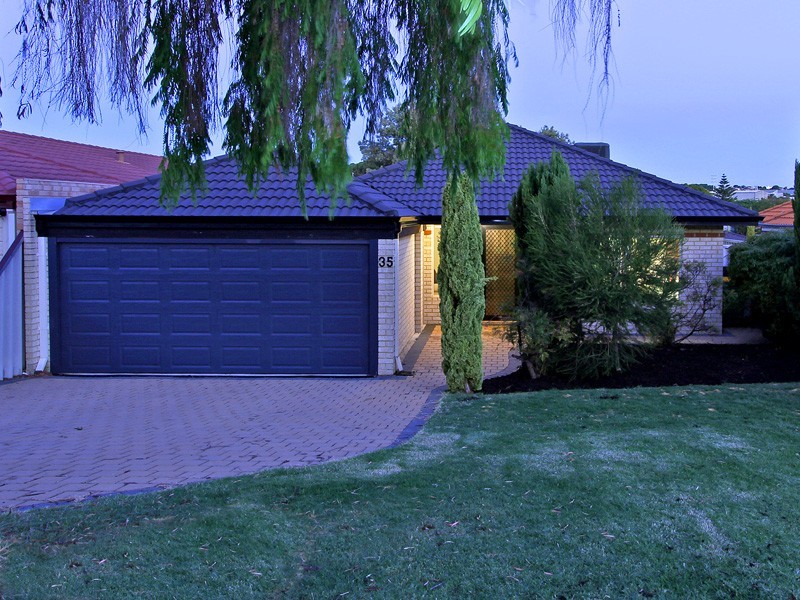 35 Milroy St, Willagee WA 6156