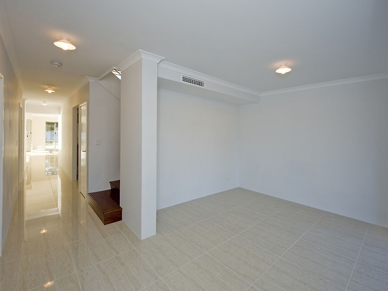 70B Rome Rd, Melville WA 6156