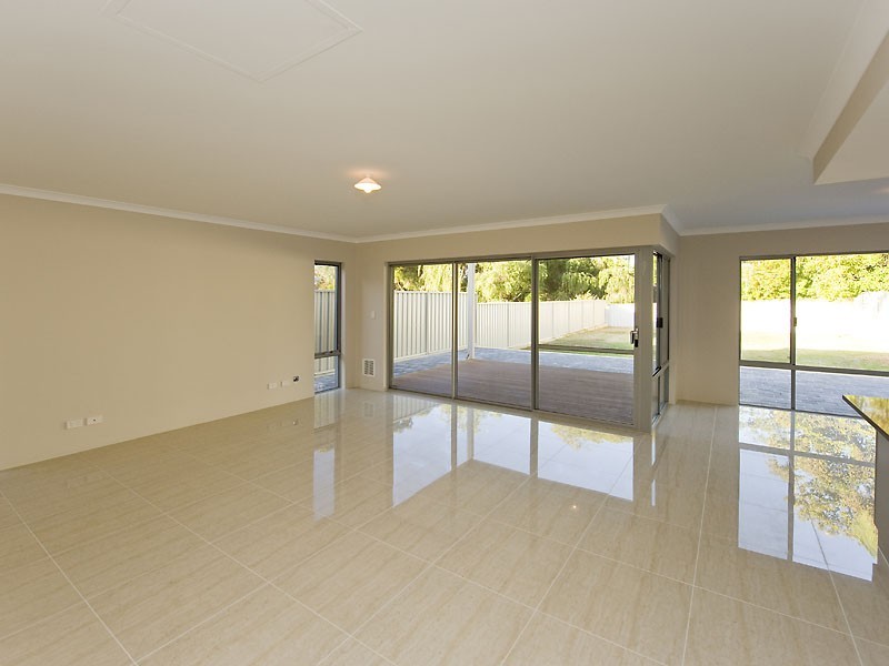 70B Rome Rd, Melville WA 6156