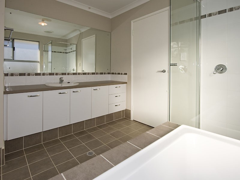 70B Rome Rd, Melville WA 6156