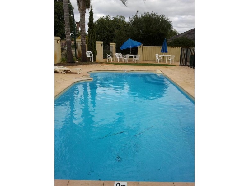 1/57 Park Street, Como WA 6152