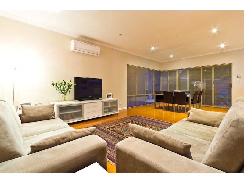 19 Jagoe Loop, Willagee WA 6156