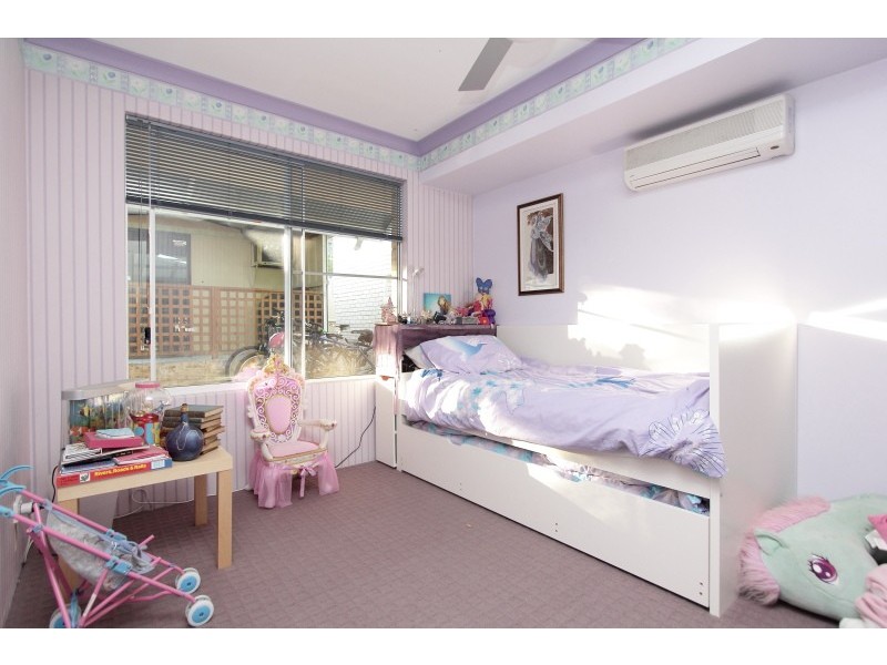 26 Third St, Bicton WA 6157