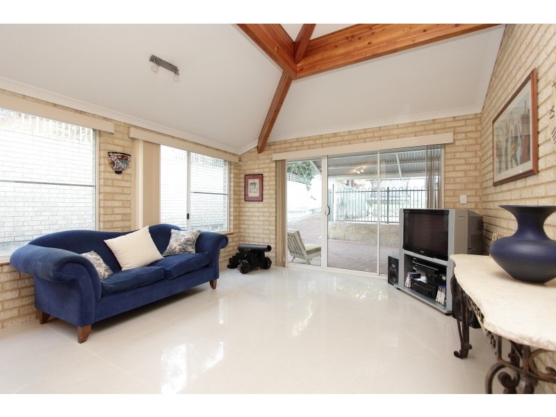 26 Third St, Bicton WA 6157