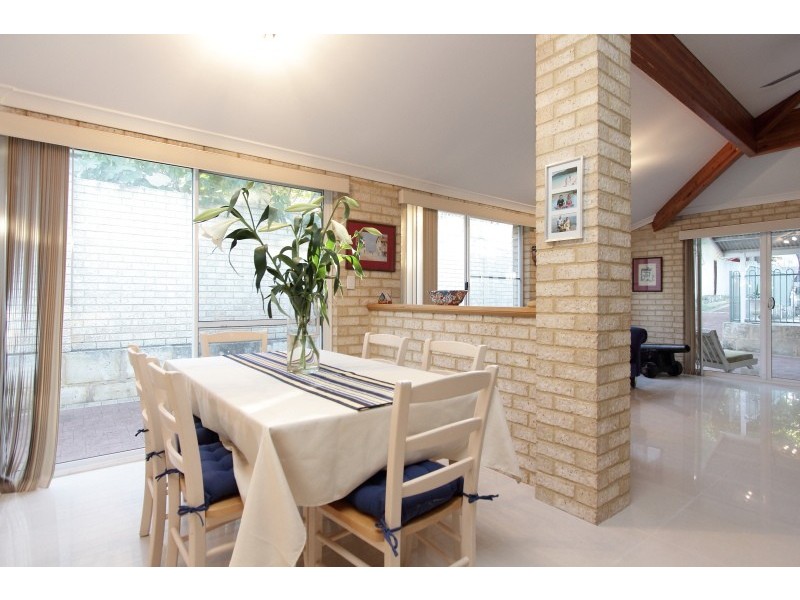 26 Third St, Bicton WA 6157