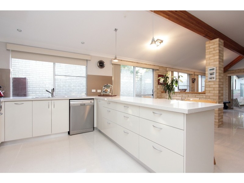 26 Third St, Bicton WA 6157