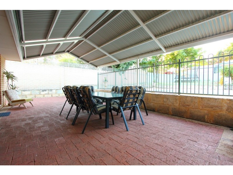 26 Third St, Bicton WA 6157