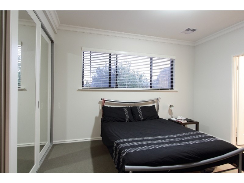 15A Roberts Rd, Attadale WA 6156