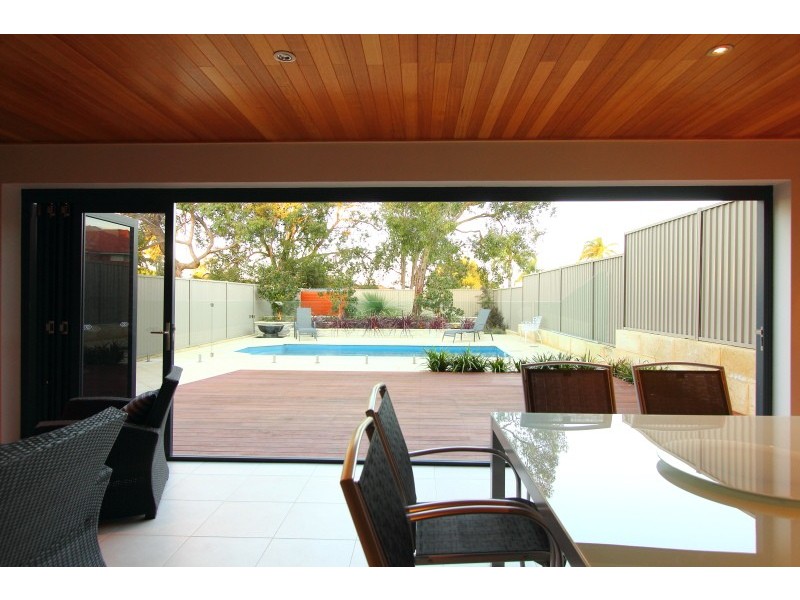 15A Roberts Rd, Attadale WA 6156