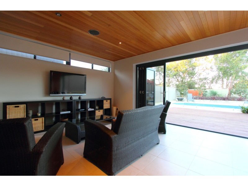 15A Roberts Rd, Attadale WA 6156