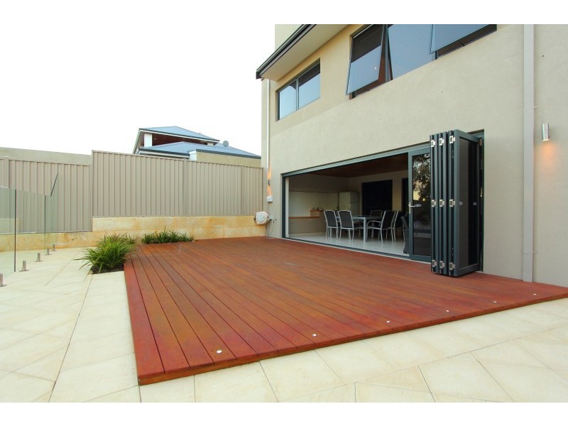 15A Roberts Rd, Attadale WA 6156