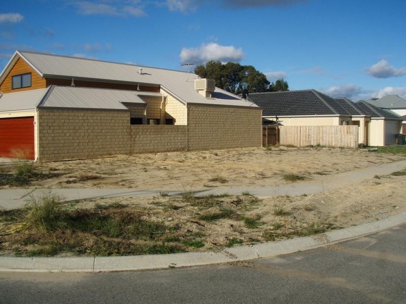 10 Selwyn Way, Canning Vale WA 6155