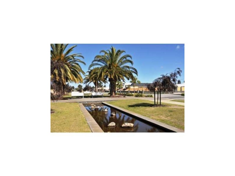10 Selwyn Way, Canning Vale WA 6155