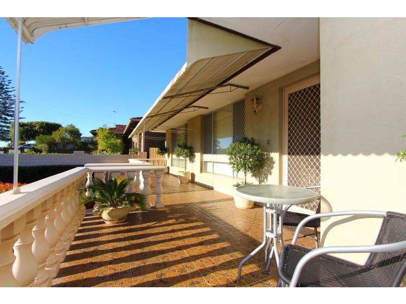 48 Pembury Road, Thornlie WA 6108