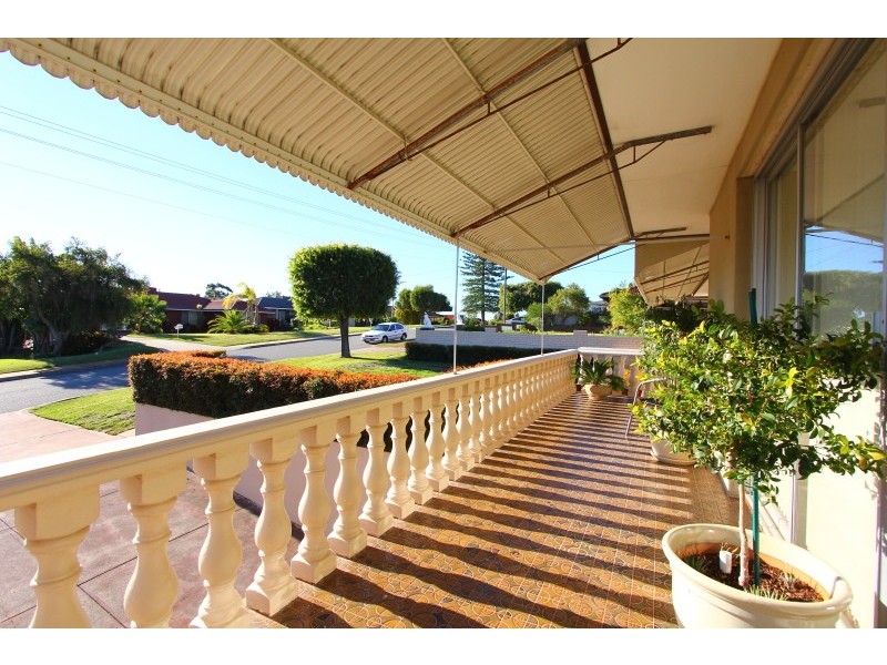 48 Pembury Road, Thornlie WA 6108