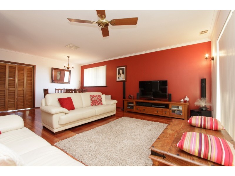 48 Pembury Road, Thornlie WA 6108