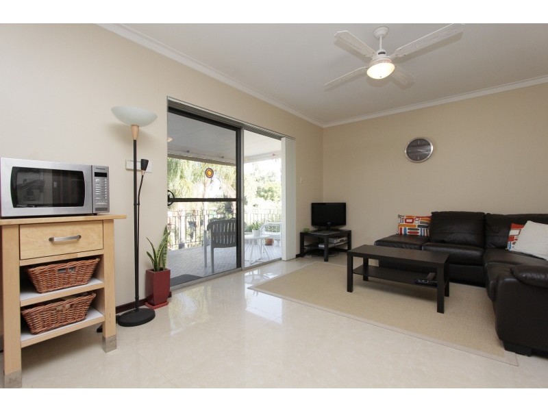 48 Pembury Road, Thornlie WA 6108