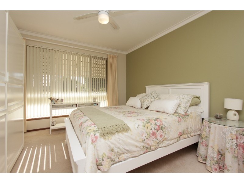48 Pembury Road, Thornlie WA 6108