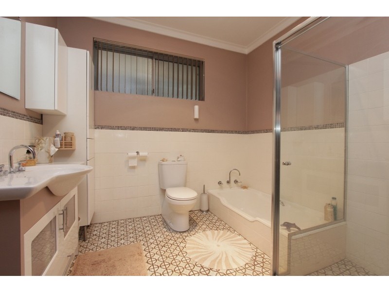 48 Pembury Road, Thornlie WA 6108