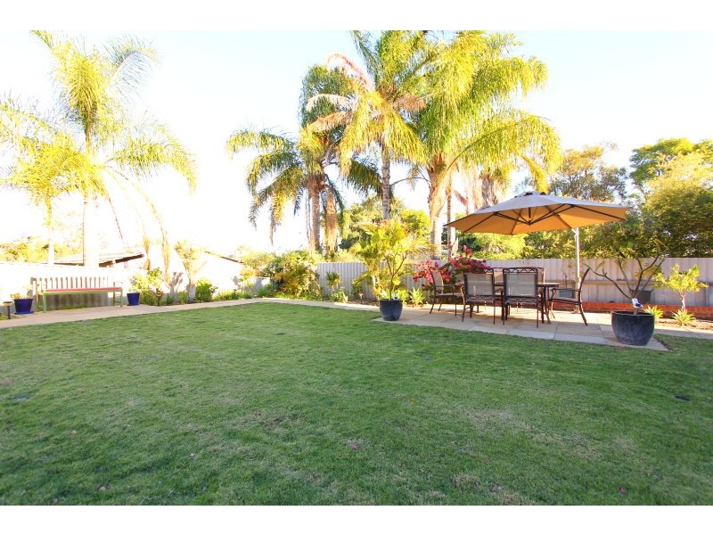 48 Pembury Road, Thornlie WA 6108