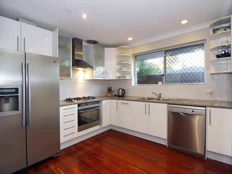 4 Boston Way, Booragoon WA 6154