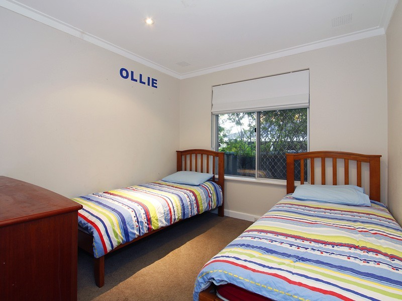 4 Boston Way, Booragoon WA 6154