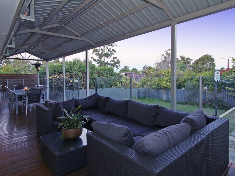 4 Boston Way, Booragoon WA 6154