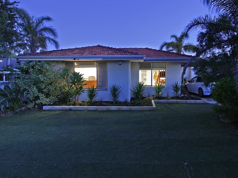 4 Boston Way, Booragoon WA 6154