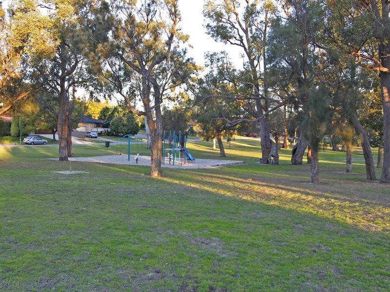 4 Boston Way, Booragoon WA 6154