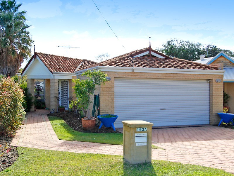 163A Kitchener Rd, Alfred Cove WA 6154