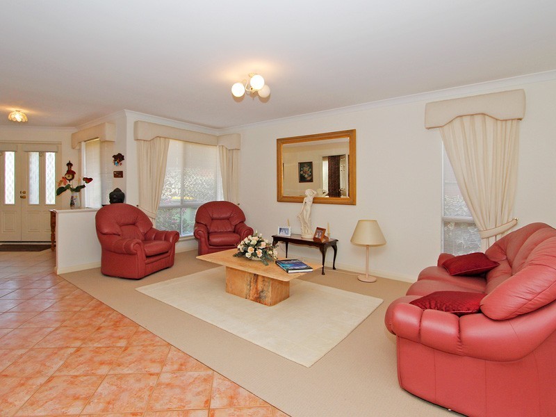 163A Kitchener Rd, Alfred Cove WA 6154