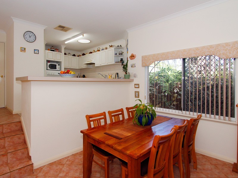 163A Kitchener Rd, Alfred Cove WA 6154