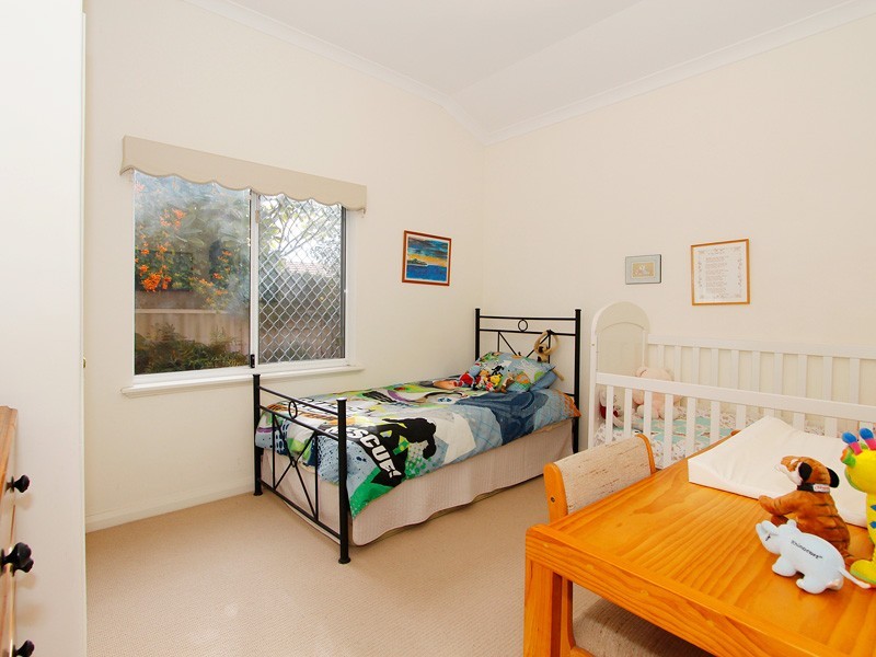 163A Kitchener Rd, Alfred Cove WA 6154