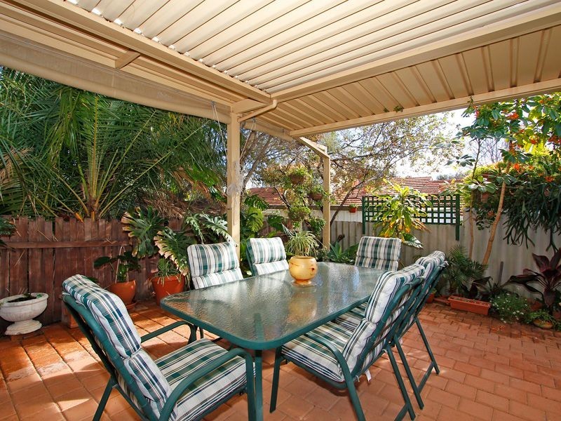 163A Kitchener Rd, Alfred Cove WA 6154