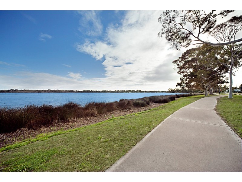 323 Riverton Drive N, Shelley WA 6148