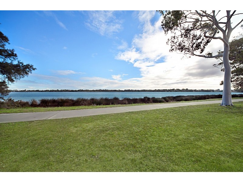 323 Riverton Drive N, Shelley WA 6148