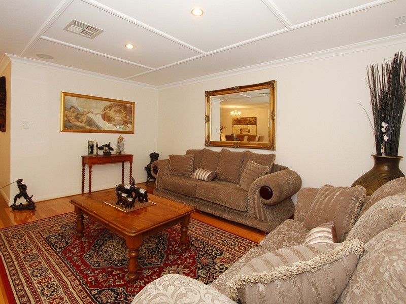 11 Park Road, Mount Pleasant WA 6153