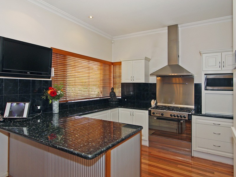 11 Park Road, Mount Pleasant WA 6153