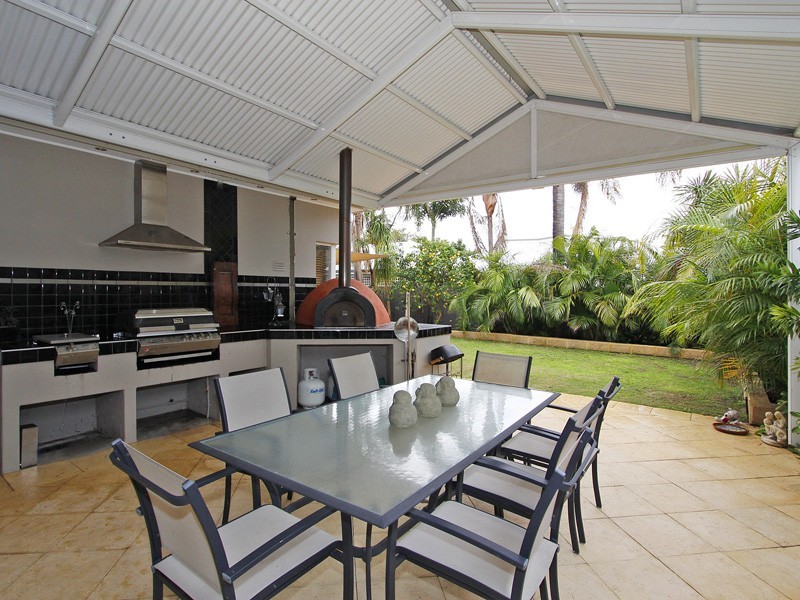 11 Park Road, Mount Pleasant WA 6153