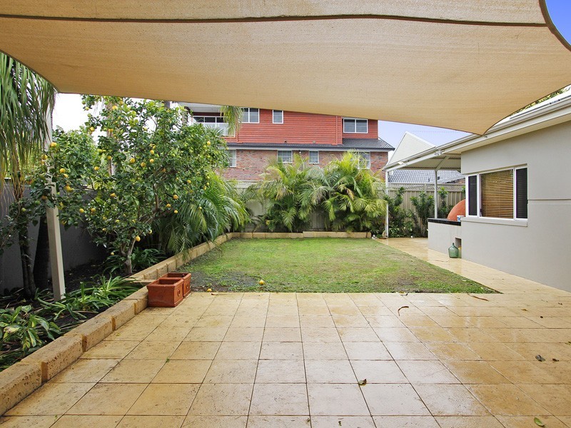 11 Park Road, Mount Pleasant WA 6153